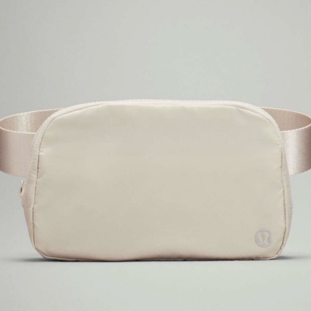 Lululemon White Opal 1 Liter Everywhere Water-Repellant Belt Bag.